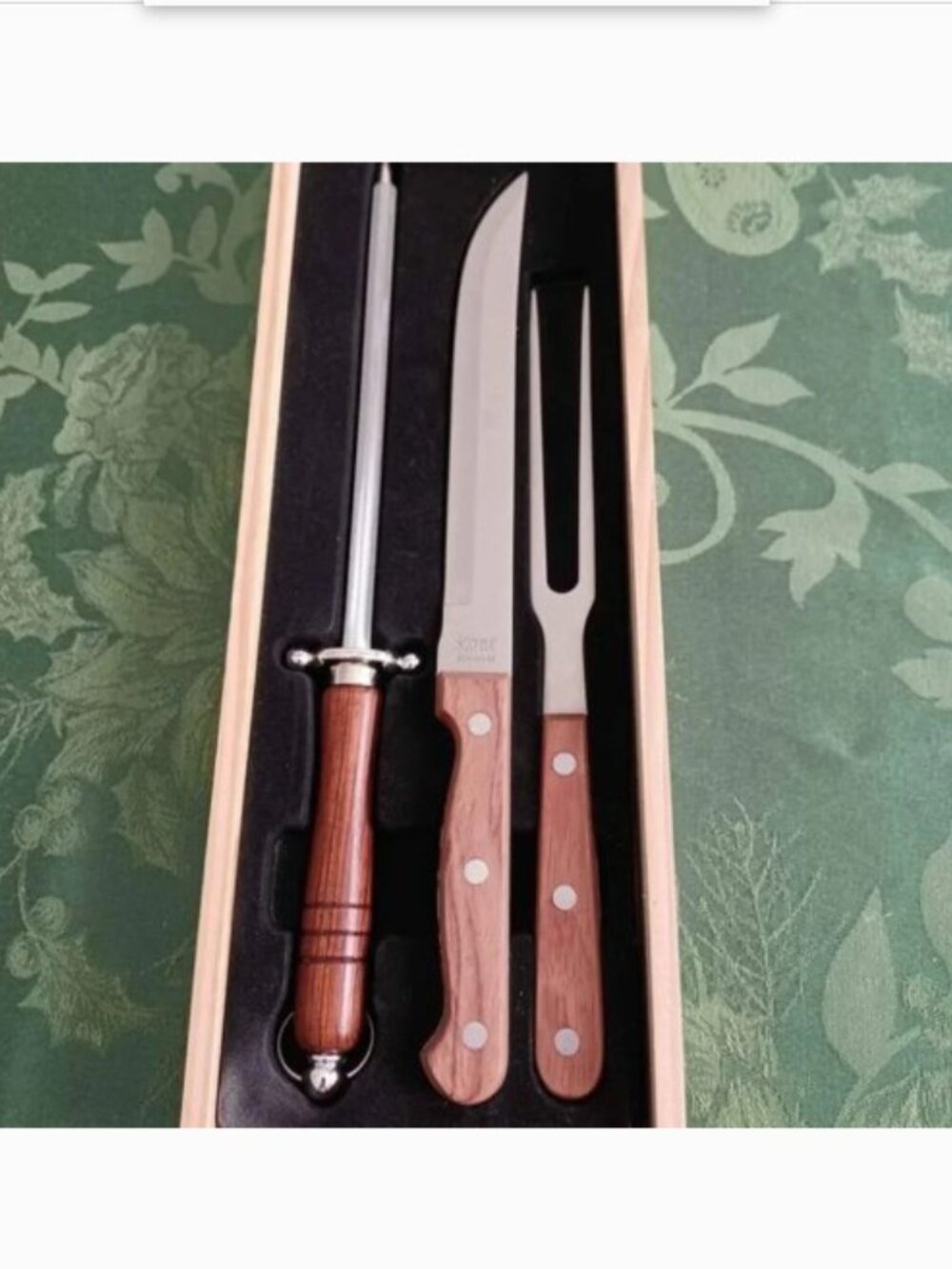 Carving Set in Wooden Presentation Box- NEW
